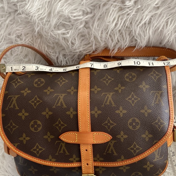 L V Saumur bag 100% Authentic - Picture 5 of 8